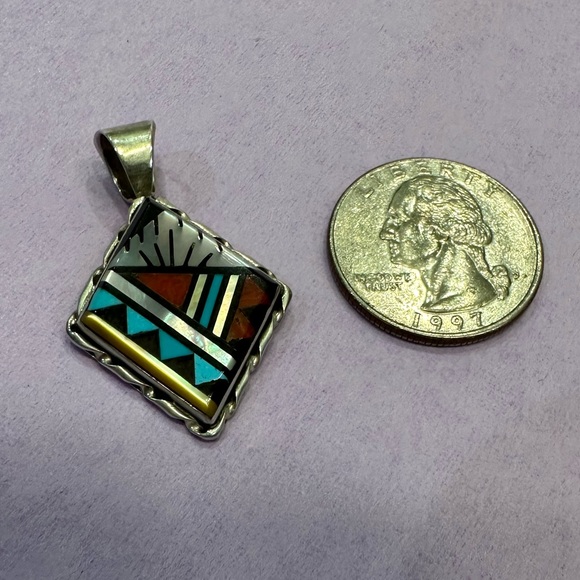 Authentic vintage Zuni inlaid pendant - Picture 1 of 7